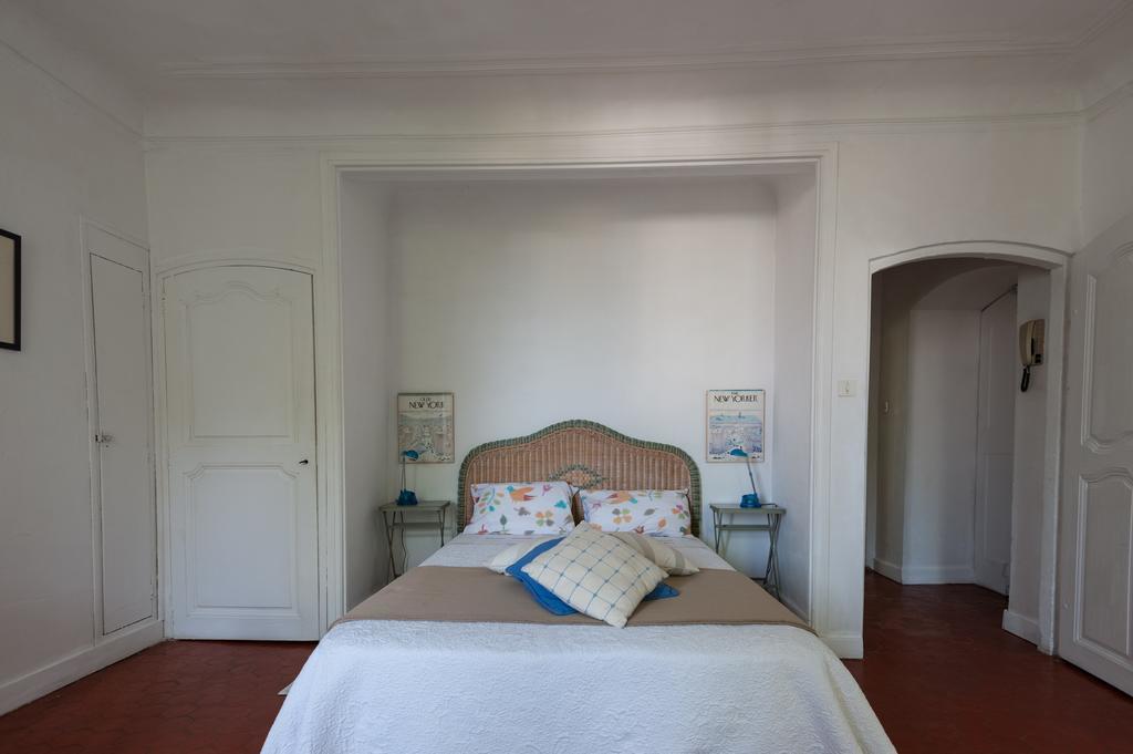 L'Enclos Lorgues Habitación foto